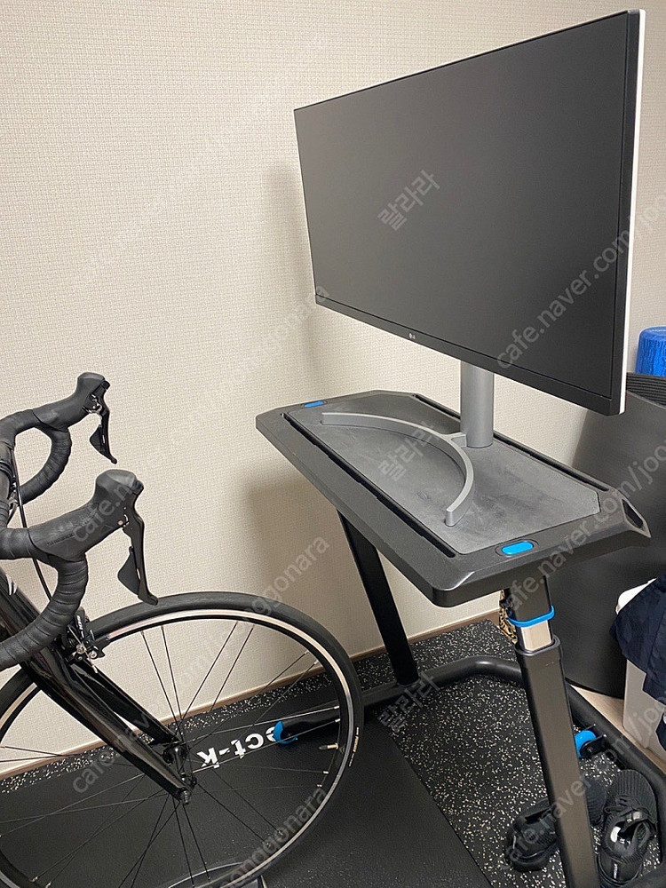 와후 키커 5세대+소음방지 매트+휠블럭+매트+데스크--4