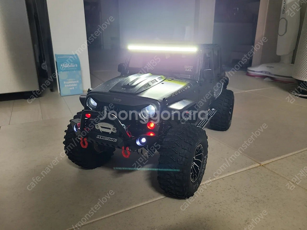 trx4 루비콘 튜닝RC카 판매합니다.+조종기.배터리--8