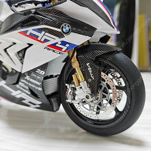 MENG 1/9 BMW HP4 RACE 완성작 판매합니다