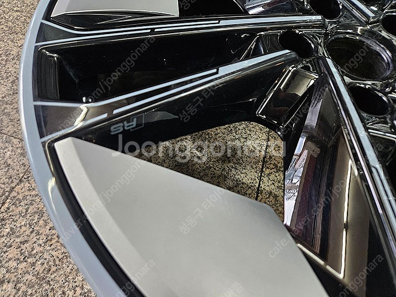 [판매] 아우디 이트론 GT RS 정품 21인치 후륜용...--2