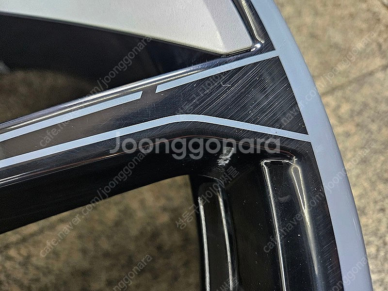 [판매] 아우디 이트론 GT RS 정품 21인치 후륜용...--3
