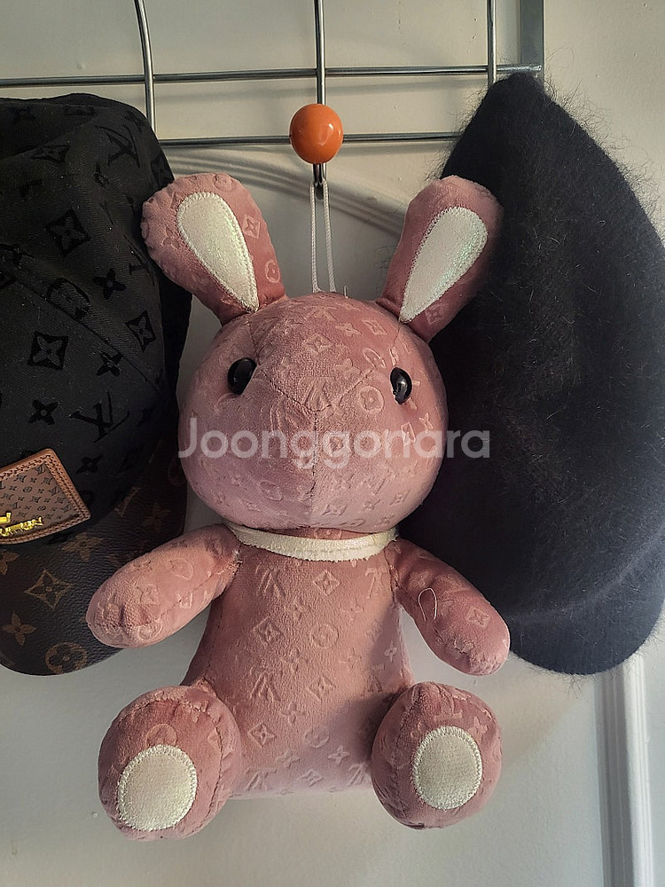 루이비통 토끼인형 팝니다 20000원--0