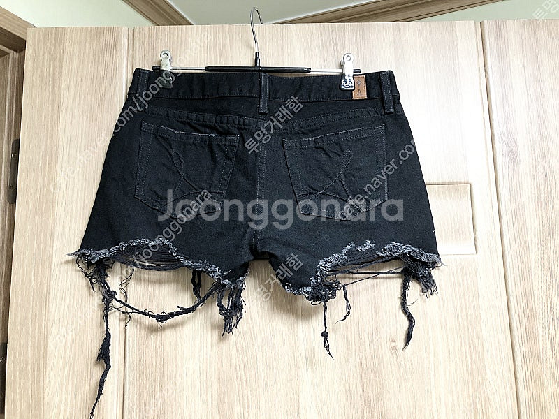 새제품ㅡ일본 브랜드 aula aila 찢청 반바지 섹시...--1