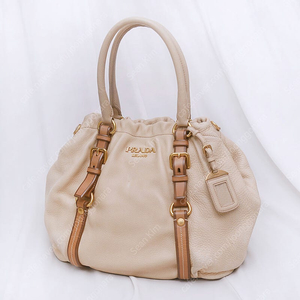 프라다 (PRADA) 체르보 디어스킨 카프스킨 레더 벨티드 호보백