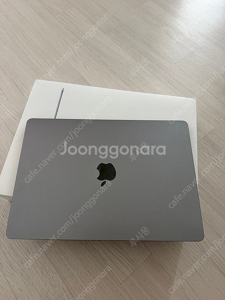 맥북에어M2 15 스그 8GB / 256GB 팝니다.--0