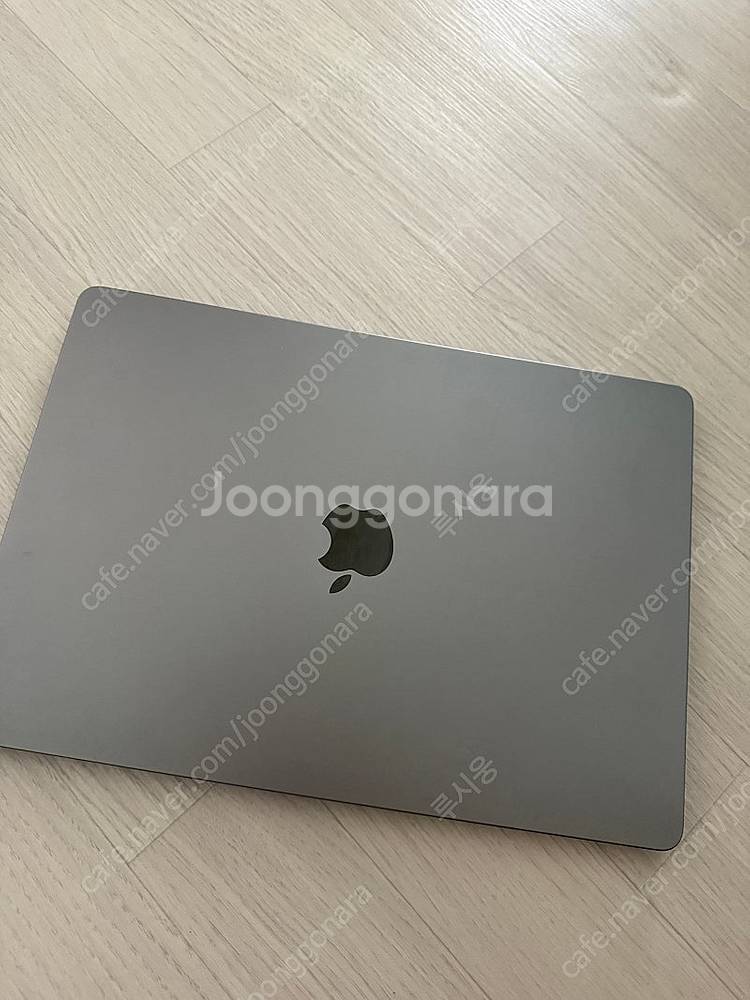 맥북에어M2 15 스그 8GB / 256GB 팝니다.--1