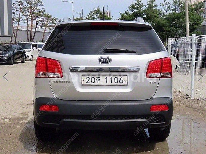 @11년식 쏘렌토 R 디젤 2.0 2WD TLX 최고급...--4