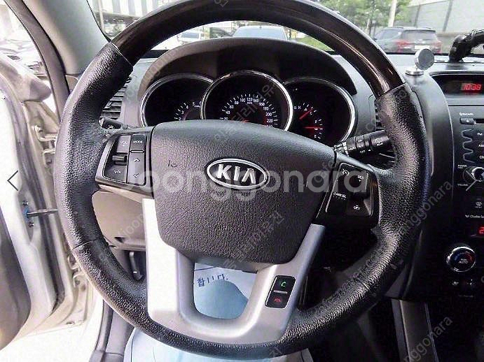 @11년식 쏘렌토 R 디젤 2.0 2WD TLX 최고급...--8