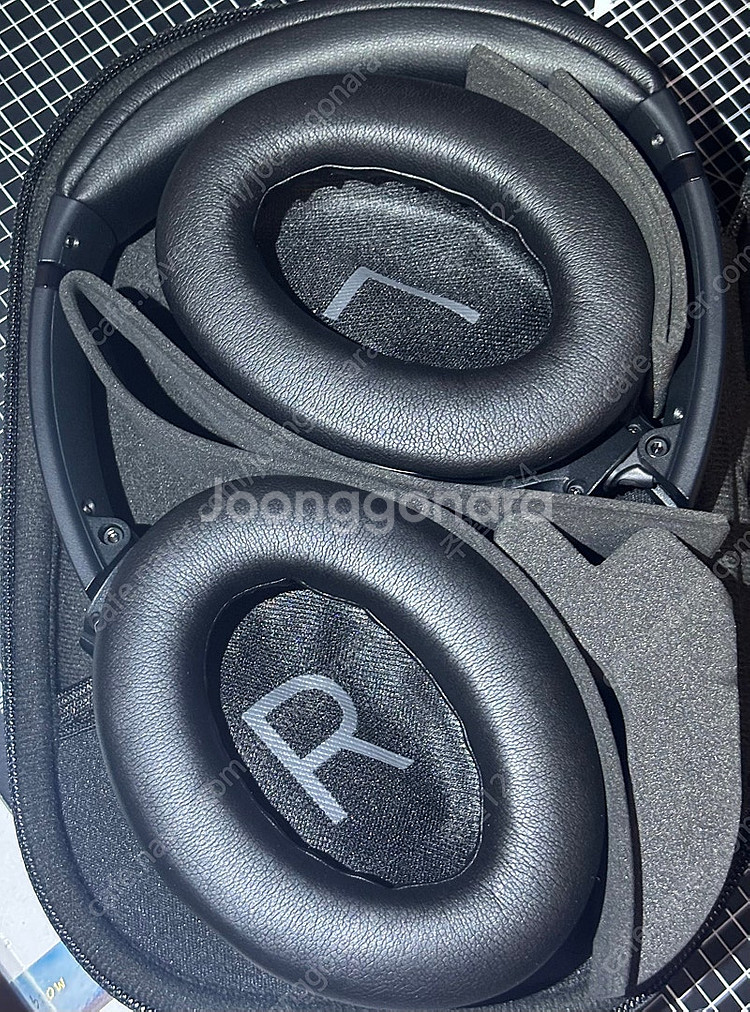 Bose QC45 블랙 헤드폰--2