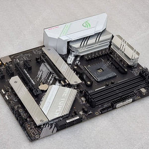 ASUS ROG STRIX B550-A GAMING 팝니다.