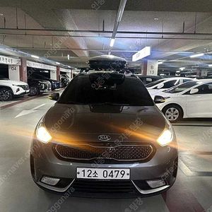 기아 니로 중고 니로 하이브리드 중고차 회색 2017년식 1.6 하이브리드 프레스티지 수원중고차