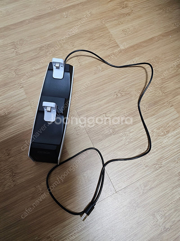 듀얼센스 충전기 조이트론--0