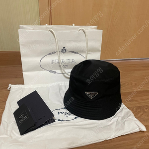 프라다 버킷햇
