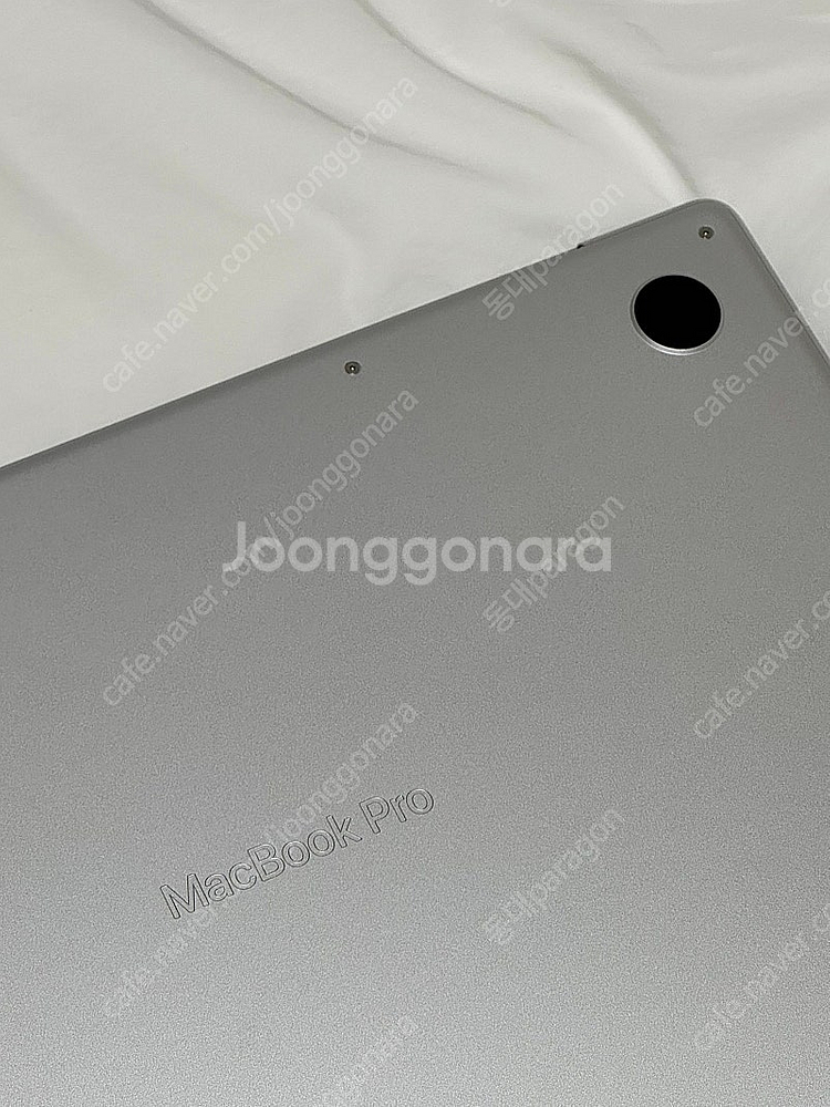 맥북 프로 M4 14인치 16GB 512GB 실버 판매...--2