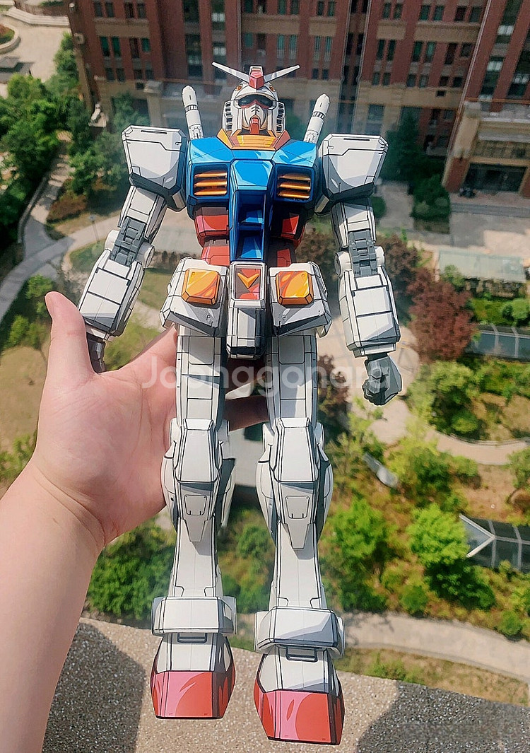 다반 MEGA 1/48 건담 RX-78-2 이차원 도색--4