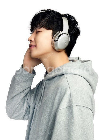 JBL TOUR ONE M2 박재범 헤드셋 팔아요--1