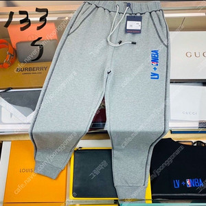 (가격 인하)크롬하츠 루이비통 로에베 아미리등 여러가지 의류 정리합니다(물품 추가)