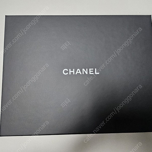 샤넬 클래식 뉴미듐 클러치(네이비 29번대)