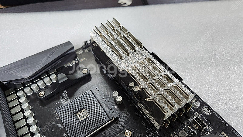 지스킬 ddr4-3200 cl16 trident z r...--3