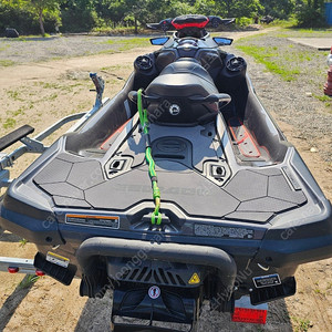 2023년식 씨두 RXT300 3인승 76시간 판매합니다.