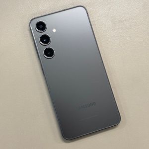 갤럭시S24 오닉스블랙색상 256용량 24년7월개통 미파손 무잔상 A급 상태좋은단말기 50만 판매합니다