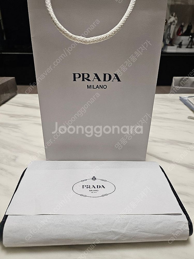 프라다 사피아노 가죽 장지갑 구찌 디올 셀린느 루이비통...--0
