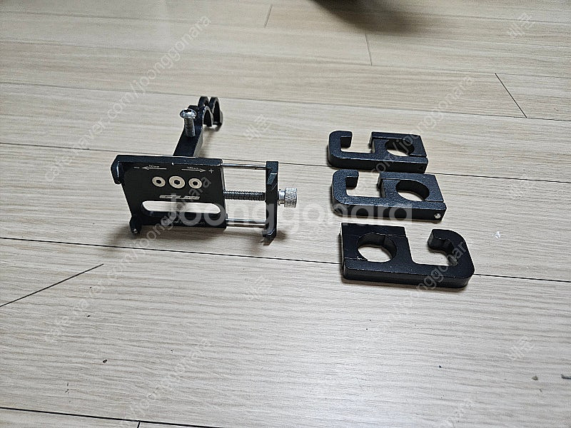gub 핸드폰 거치대 스쿠터 자전거 봉지걸이 팔아요--0