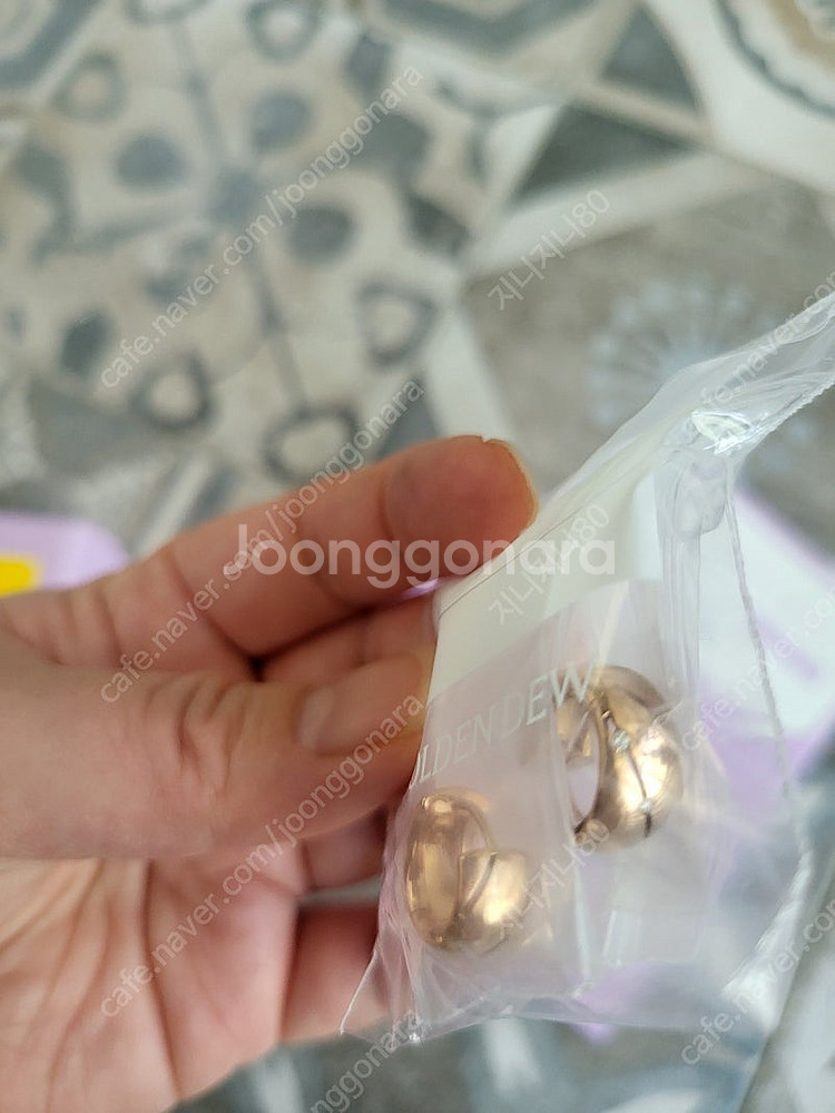 골든듀 메모리3 다이아귀걸이 새상품 100만원 (정가대...--2