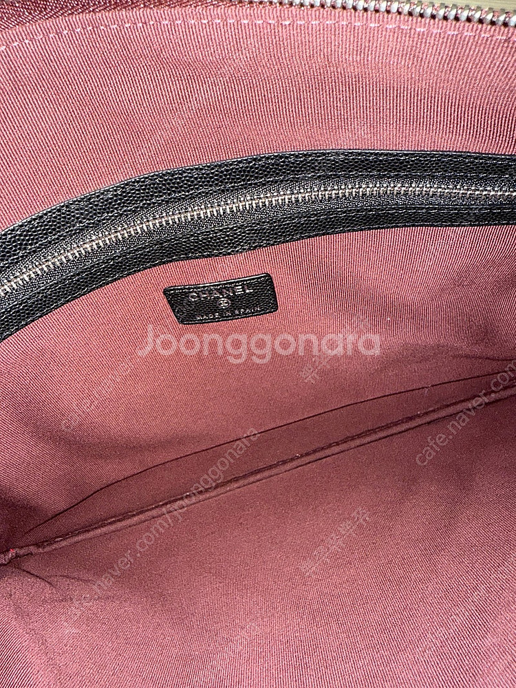 샤넬 클래식 클러치 라지 캐비어 샴골 팝니다--2