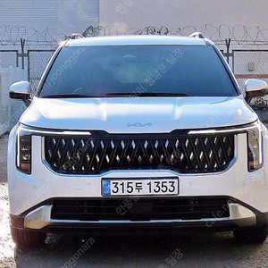 더뉴 카니발 중고 가격 중고 카니발 흰색 2024년식 18,370km 가솔린 9인승 노블레스 실내외 완벽클리닝