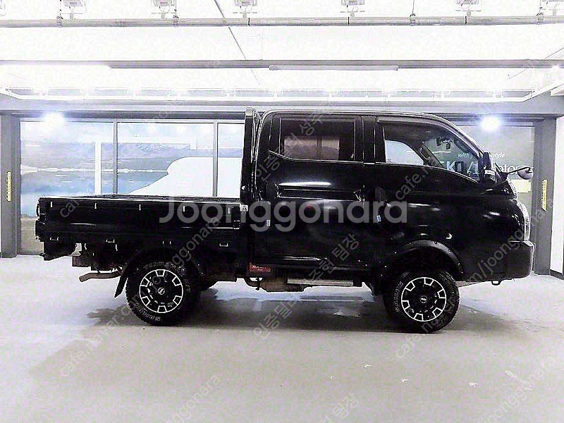 중고트럭매매 검정색 2019년식 41,349km 4WD...--4