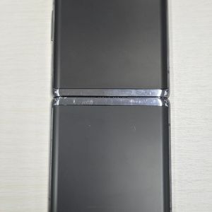갤럭시 Z플립 5G 블랙색상 256용량 상태좋은 꿀매물 단말기 7만 판매합니다