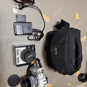 캐논 EOS M50 15-45mm,22mm 렌즈 두개포함 판매합니다.