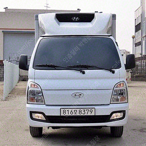 중고 포터2 현대 포터 중고 흰색 2023년식 84,243km 기본형 법인차 구매가능