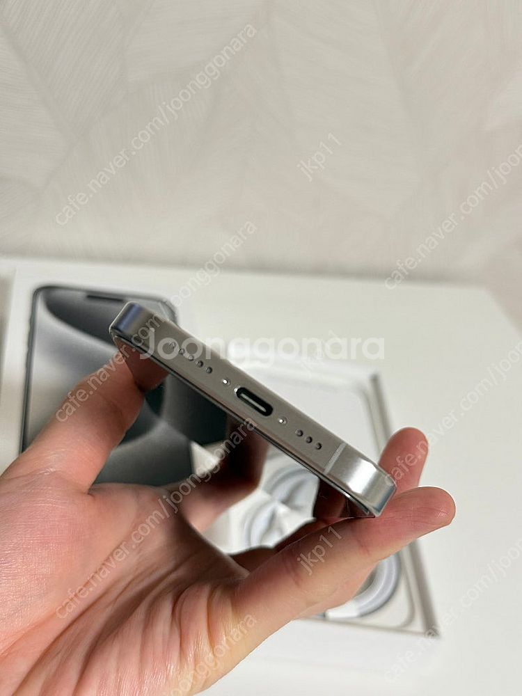 (개인거래) 아이폰15 프로 256G, 화이트(풀박스)...--4