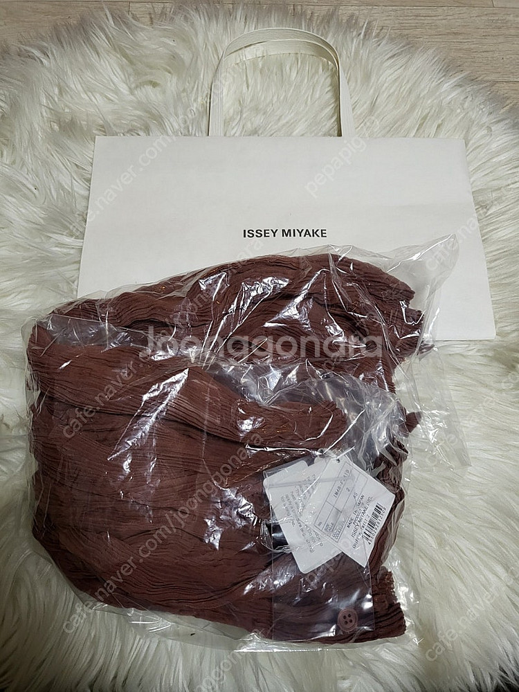 이세이미야케 가디건 쉬폰 트위스트 가디건 리브스 브라운--4