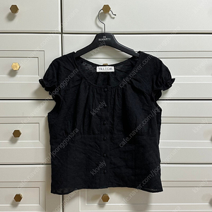 틸아이다이 Shirrng-u-neck blouse (1회착용)