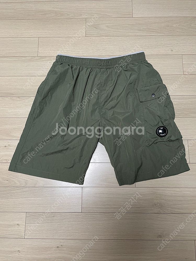 C. P. COMPANY 카키 반바지 36 사이즈 1회...--0