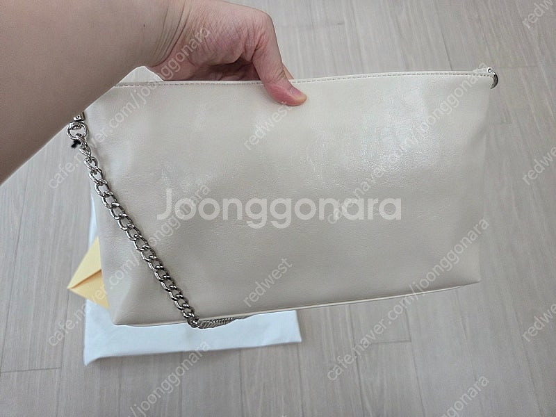 썸웨어버터 가방 하프체인토스트백--3