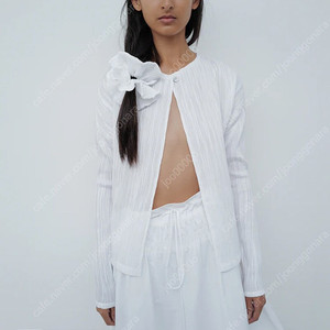 le917 le17 플리츠 가디건 Pleated Collarless Cardigan - White