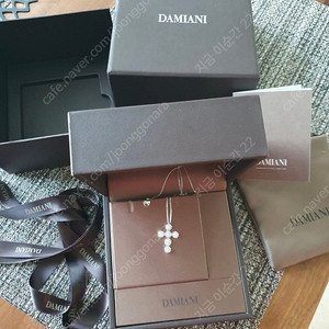 다미아니 마르게리타 크로스 목걸이