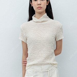 레이스 Crinkle Back-Open Turtleneck Top_Cream 크링클 백오픈 터틀넥 탑 크림 아이보리 새제품 판매