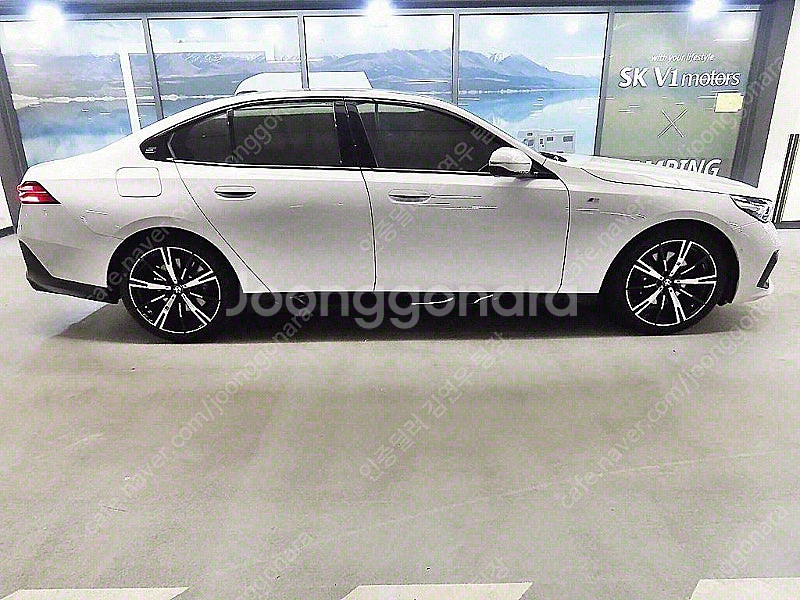 흰색 BMW 5시리즈 중고 BMW 중고 530i xDr...--8