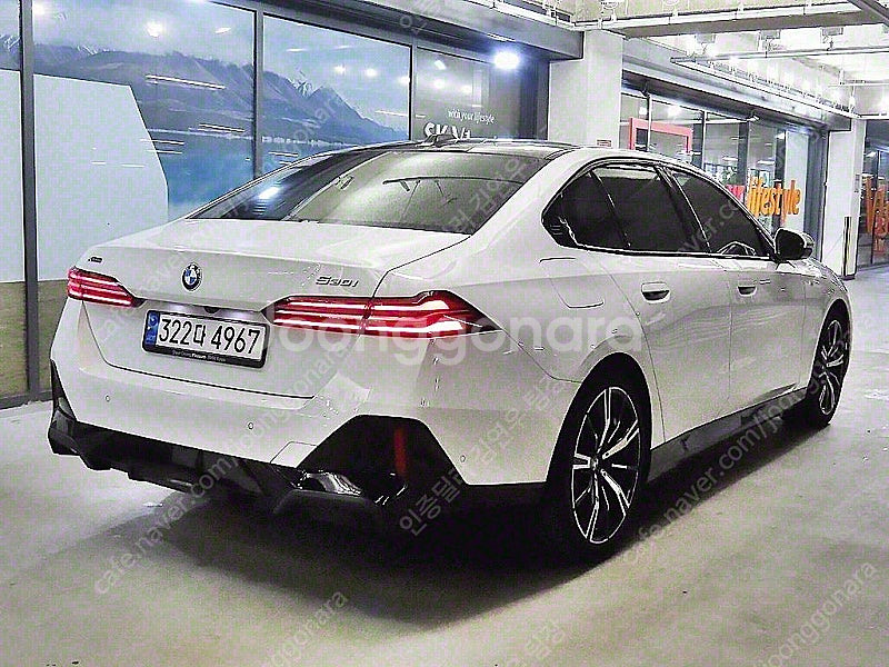 흰색 BMW 5시리즈 중고 BMW 중고 530i xDr...--9
