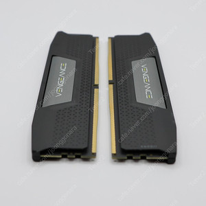 커세어 Corsair 벤젠스 DDR5 32GB ( 16GB *2 ) 판매합니다.