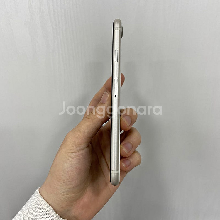 93527 아이폰SE3 256기가 화이트 팝니다 17만...--4