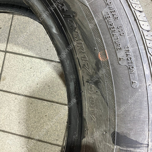 235 55 17 넥센 중고 두개팝니다