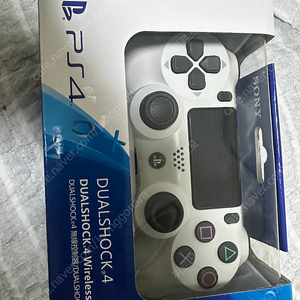 Ps4 듀얼쇼크 화이트 정품x 팝니다