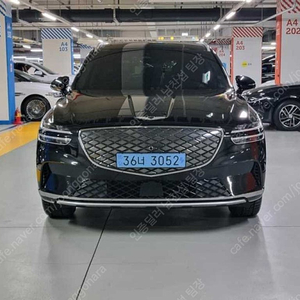제네시스 GV70 중고차 할부 제네시스 중고차 검정색 2024년식 28,508km e-AWD 중고자동차