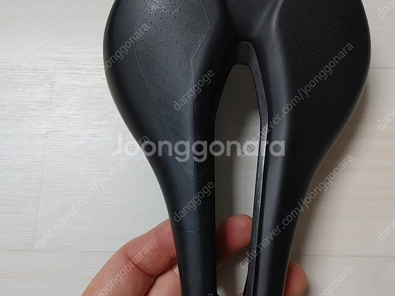 스페셜라이즈드 파워 콤프 안장 143 미리 검정레일 팝...--4